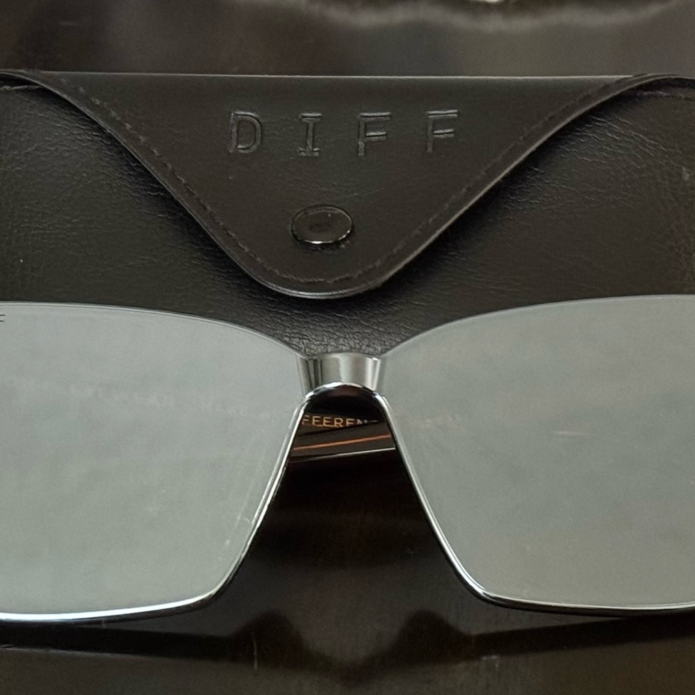 Diff Eyewear Sleek Silver Sunglasses